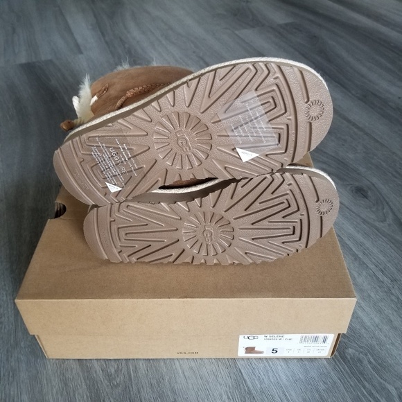 UGG Selene Suede Boot. - Picture 6 of 13